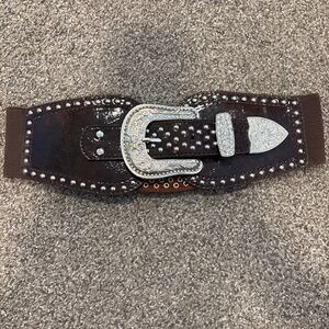 Montana west best size small 26-28
